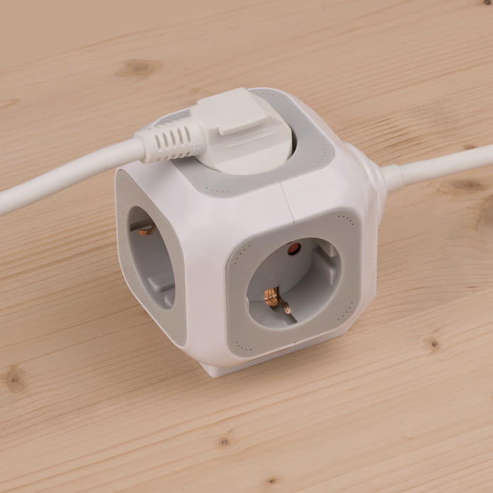 Brennenstuhl 1150090, 1,4 m, 4 AC-Ausgänge, Indoor, IP20, Weiß, 230 V