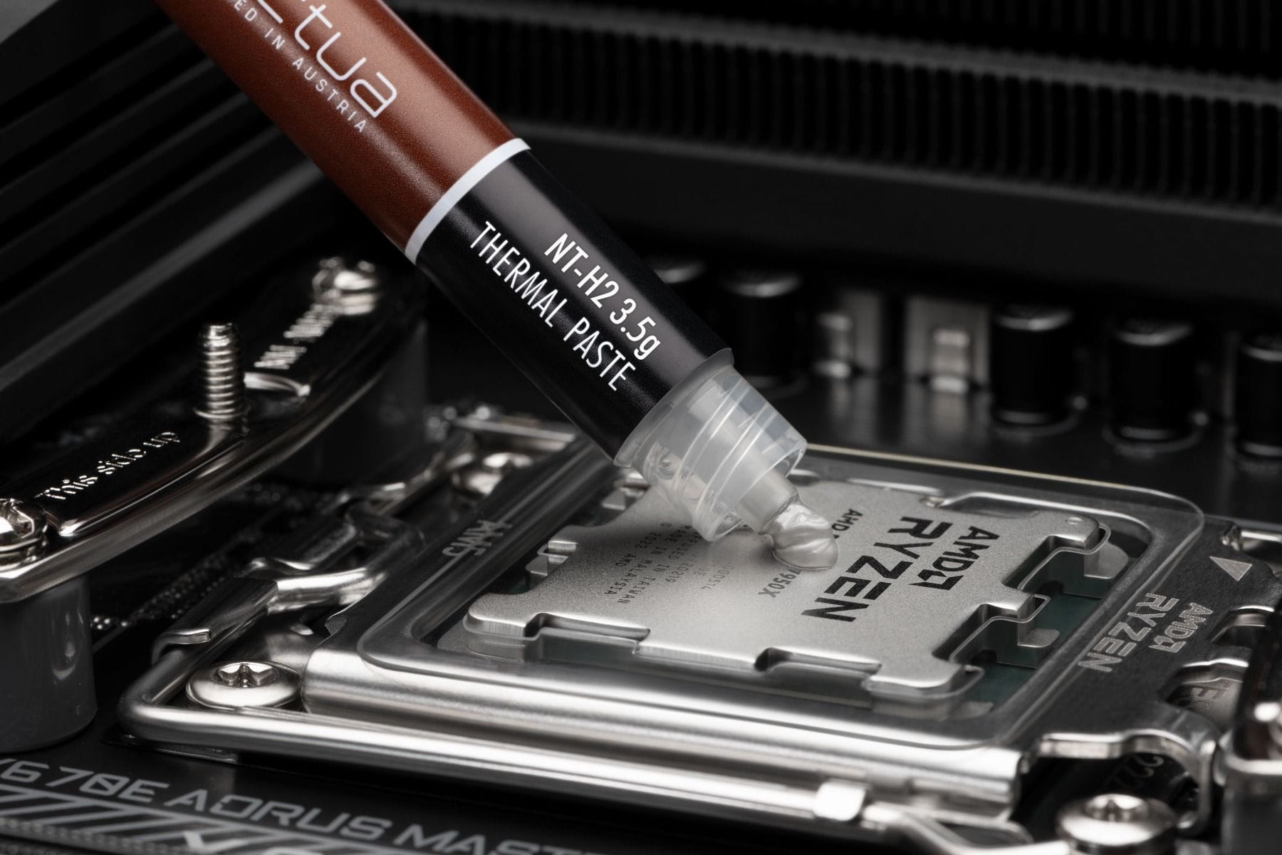 Noctua NT-H2 3.5G AM5 EDITION, Thermisches Schmierfett, 2,81 g/cm³, Grau, 1,2 ml, 3,5 g, 1 Stück(e)