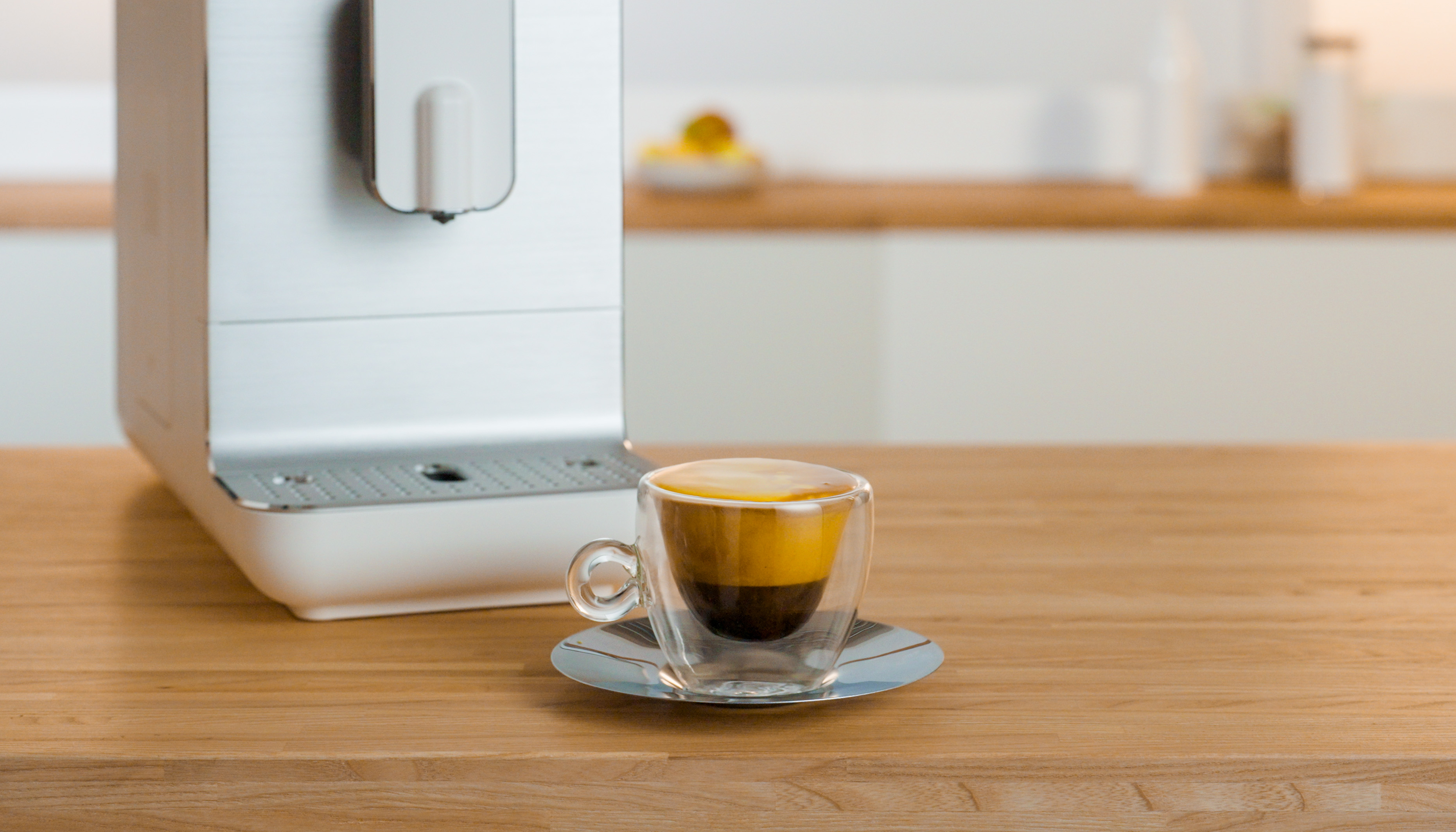 SMEG BCC11WHMEU, Espressomaschine, 1,4 l, Gemahlener Kaffee, Eingebautes Mahlwerk, 1350 W, Weiß