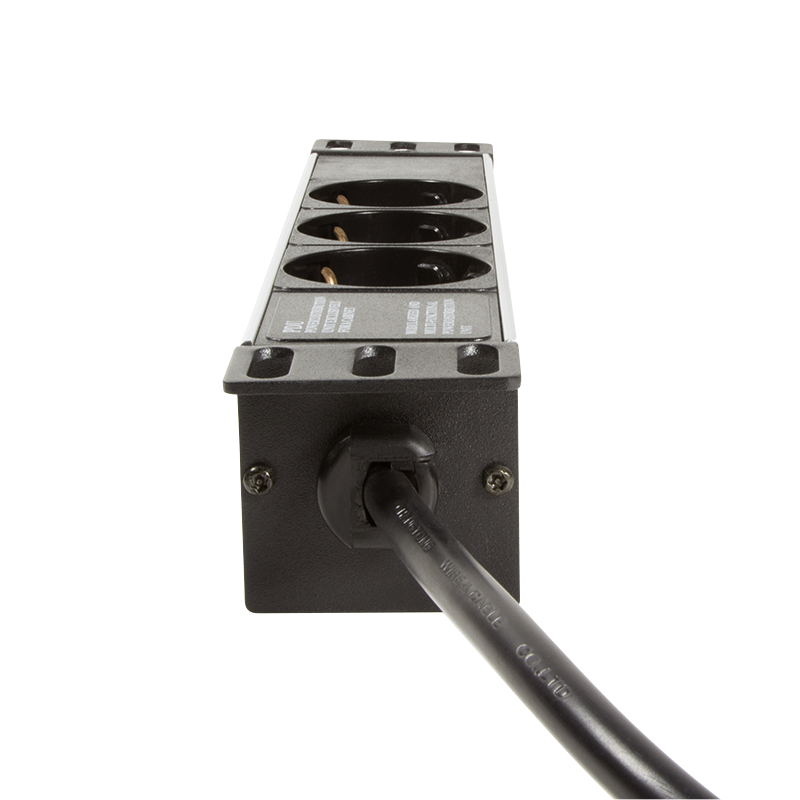 LogiLink Stromverteilungseinheit (Rack - einbaufähig) - Wechselstrom 230 V - 3500 Watt - Eingabe, Eingang power CEE 7/7 - Ausgangsanschlüsse: 3 (Stromversorgung)