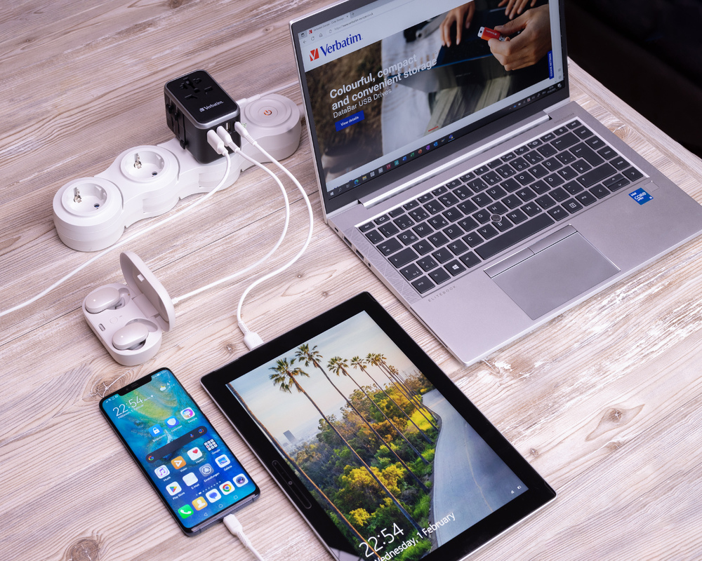 Verbatim UTA-04 - Netzteil - Universal - 61 Watt - 3 A - QC 3.0, PD 3.0 - 5 Ausgabeanschlussstellen (2 x USB-C, 3 x USB Typ A)