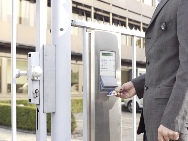 Durable Kartenhalter - für 54 x 85 mm - Clip - durchsichtig (Packung mit 10)