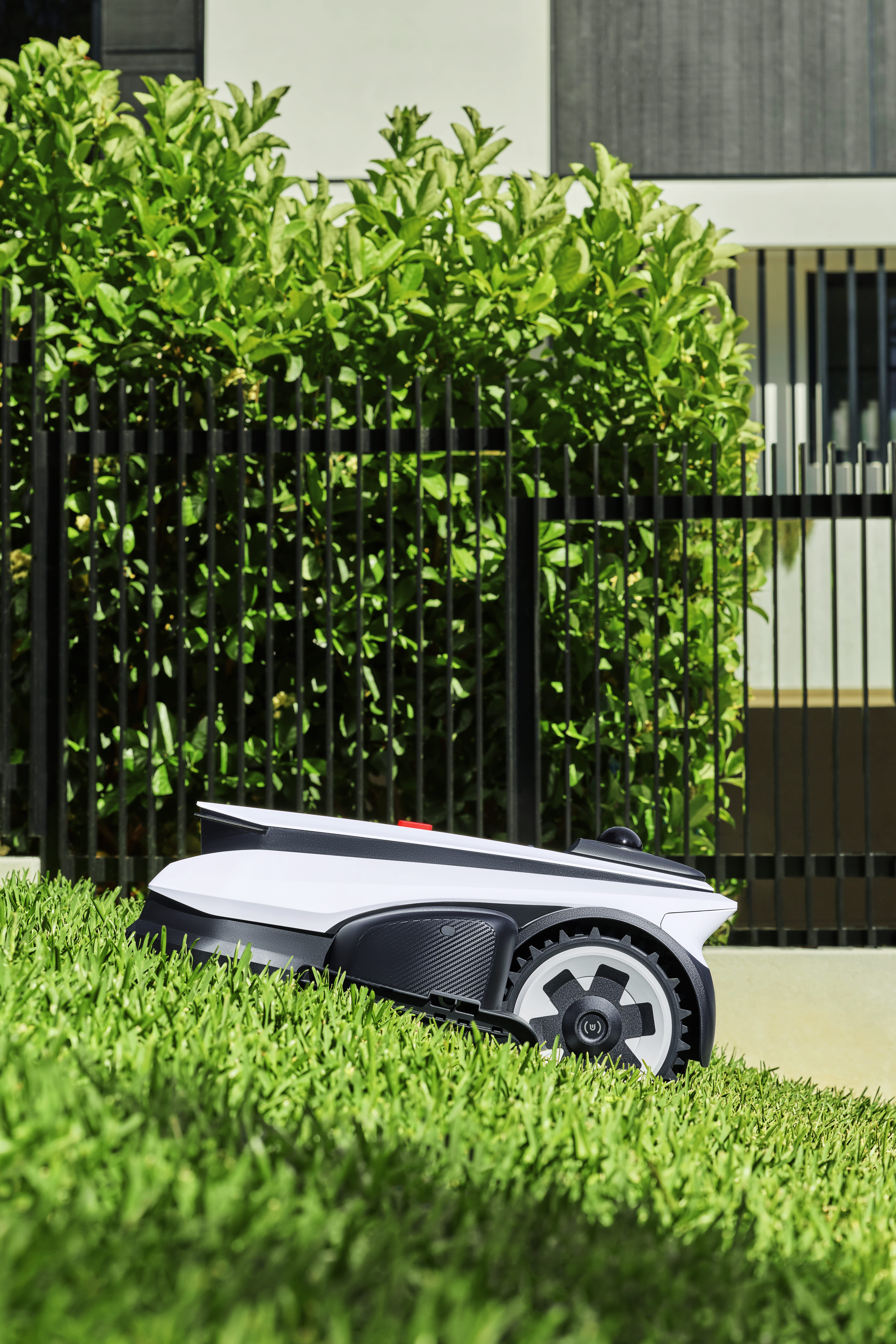 Ecovacs GOAT A1600 LiDAR PRO EU, Rasenmähroboter, 1600 m², 33 cm, 3 cm, 9 cm, 50%