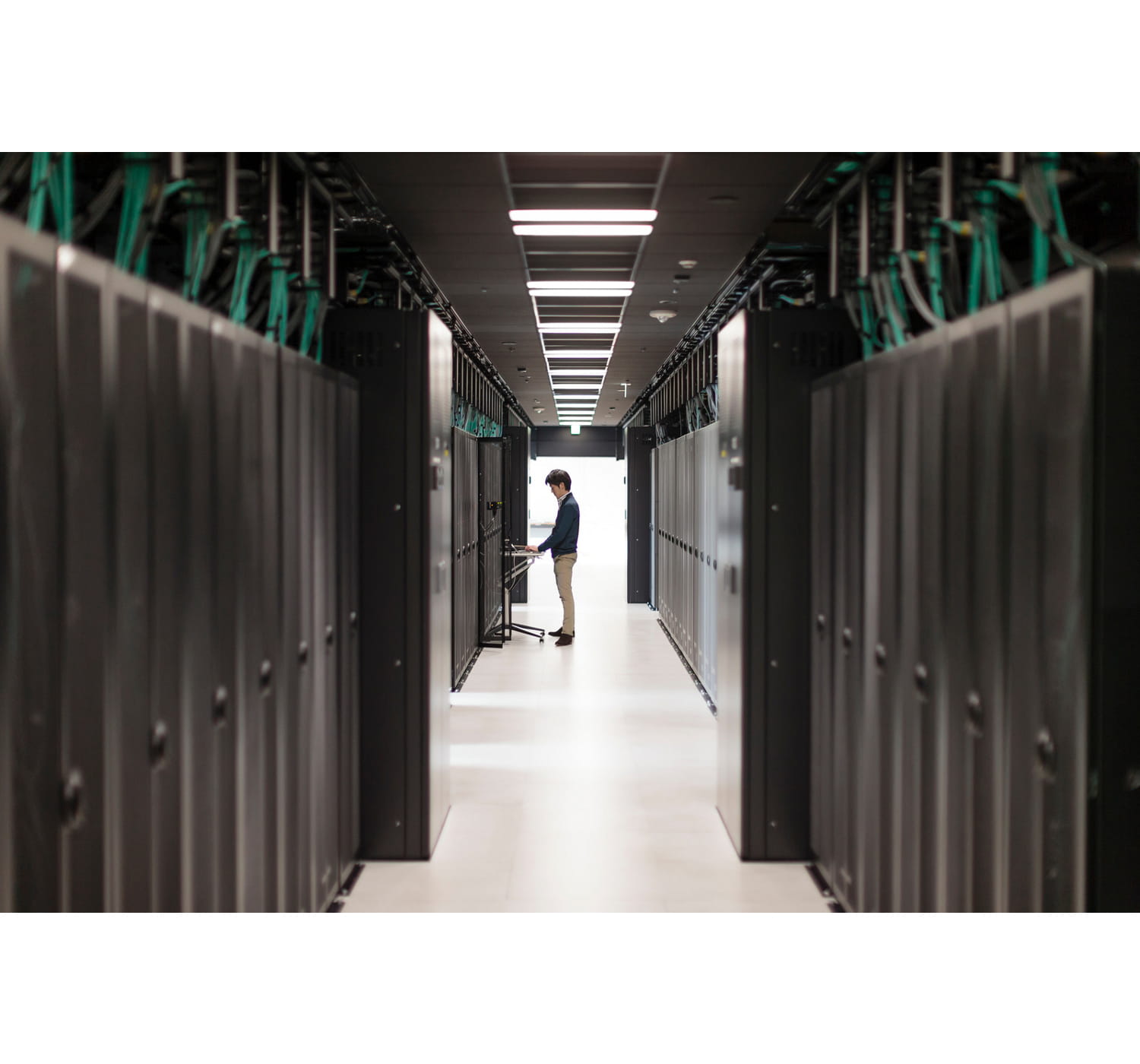 HPE Aruba Networking 6200M 36G 12SR5 Class6 PoE 4SFP+ Switch - Switch - max. Stapelentfernung 10 km - L3 - managed - 36 x 10/100/1000 (4PPoE)