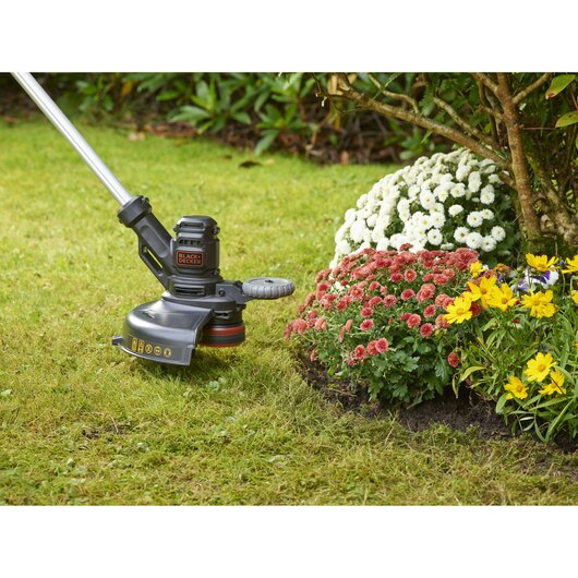 Black & Decker BESTE630-QS, 2-in-1 Bürstenschneider & Seitentrimmer, 30 cm, Nylonschnur, D-Schlaufengriff, 2 mm, Schwarz, Orange