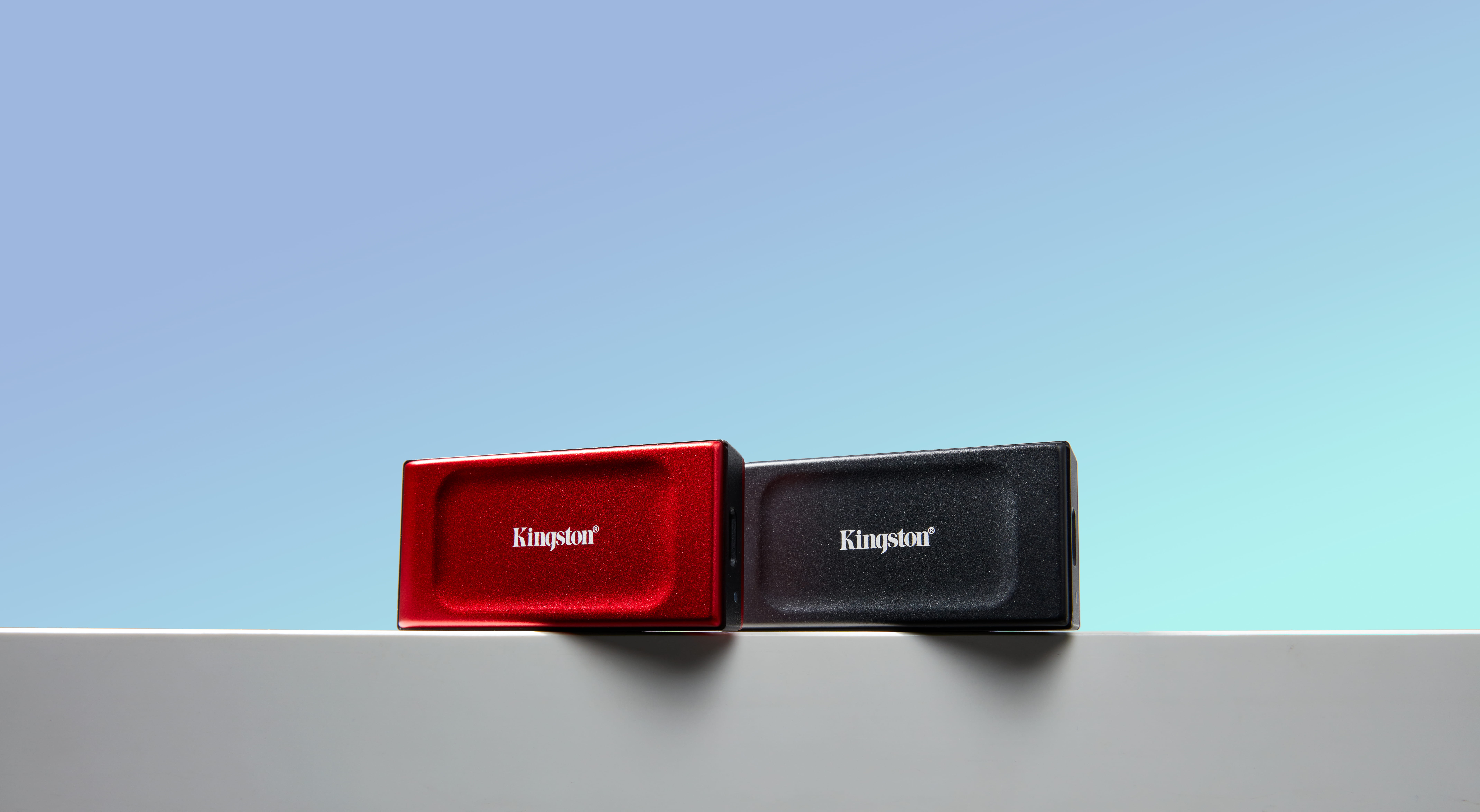 Kingston XS1000 - SSD - 2 TB - extern (tragbar) - USB 3.2 Gen 2 (USB-C Steckverbinder)