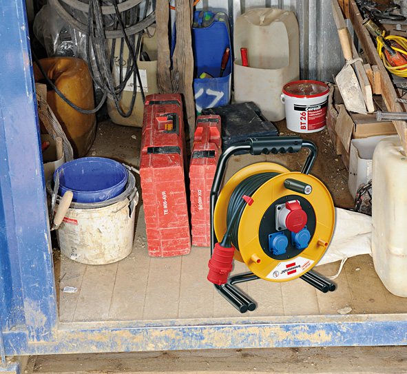 Brennenstuhl Brobusta CEE 1 IP44 cable reel for