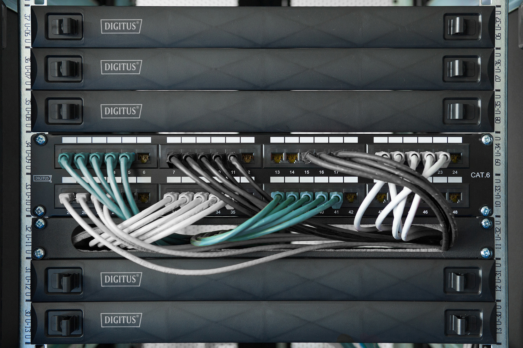 DIGITUS CAT 6A Keystone Modul, geschirmt mit intelligentem Kabelmanager - 48 Stk.