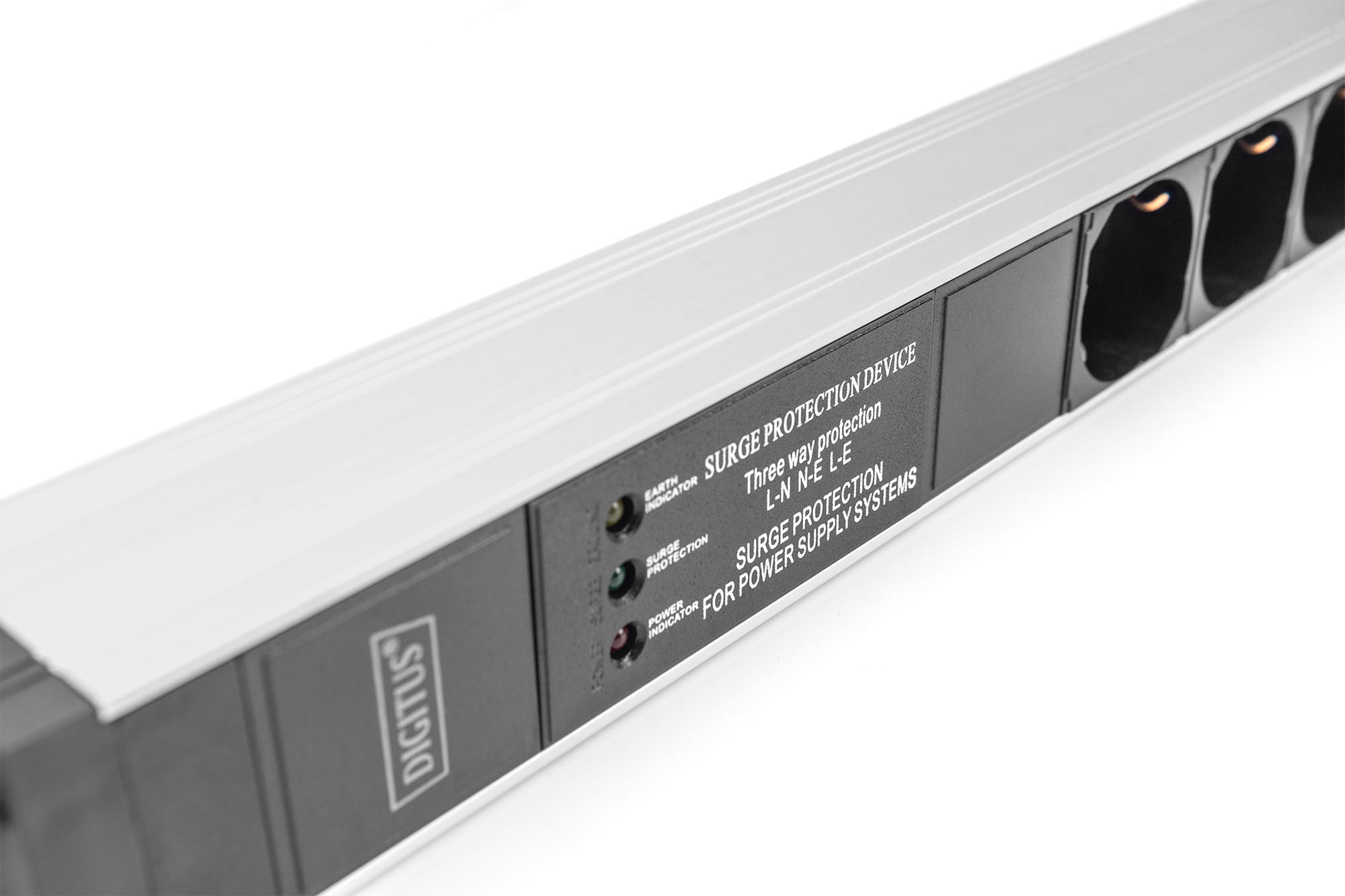 DIGITUS Steckdosenleiste (Rack - einbaufähig) - mit Aluminiumprofil und Überspannungsschutz, integrierter Netzfilter - Wechselstrom 230 V - 4000 Watt - Eingabe, Eingang Stromversorgung - Ausgangsanschlüsse: 7 (Typ L)