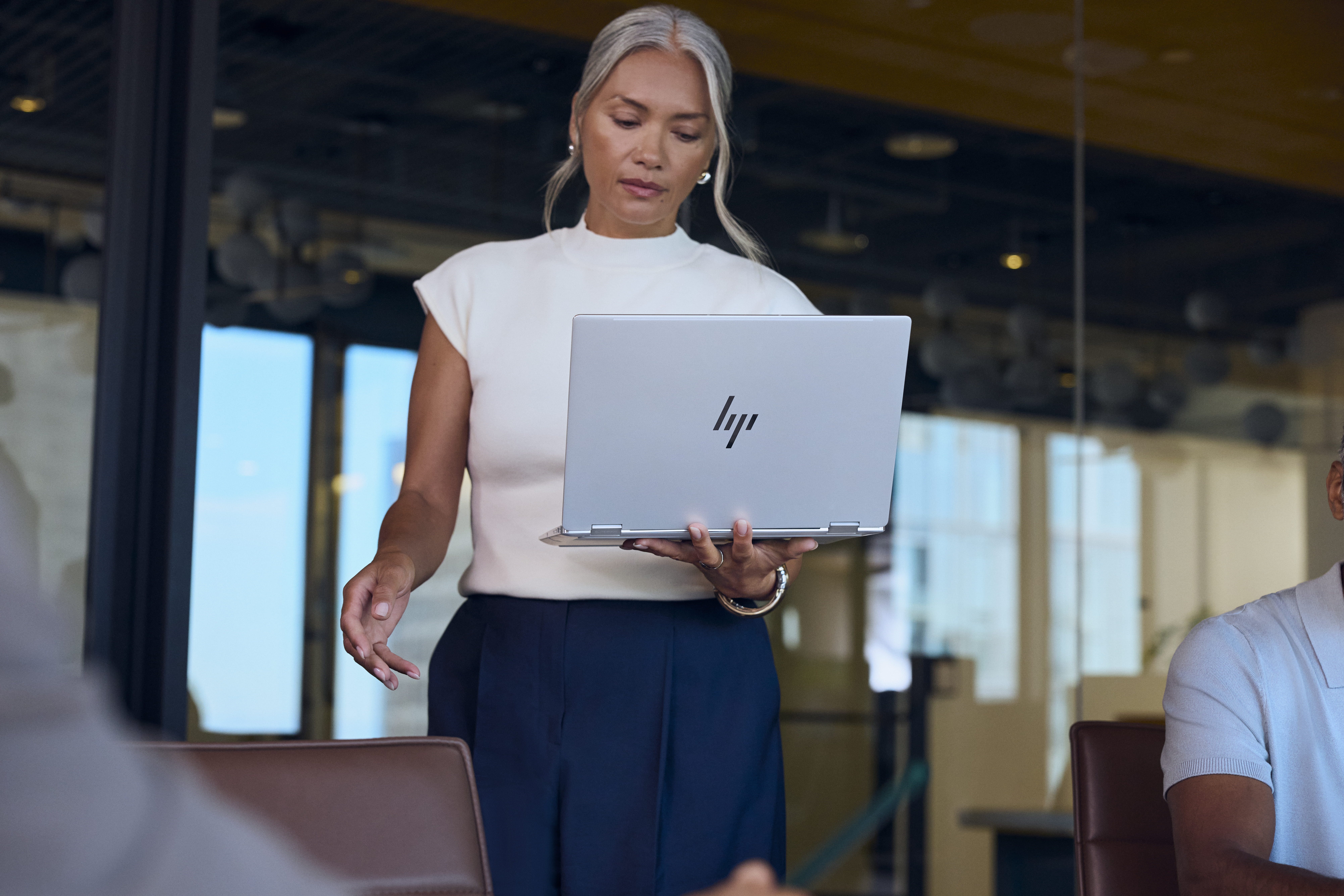 HP EliteBook X G2i Notebook Next Gen AI - Intel Core Ultra 7 356H - Win 11 Pro - Intel Graphics - 32 GB RAM - 1 TB SSD NVMe - 35.6 cm (14")
