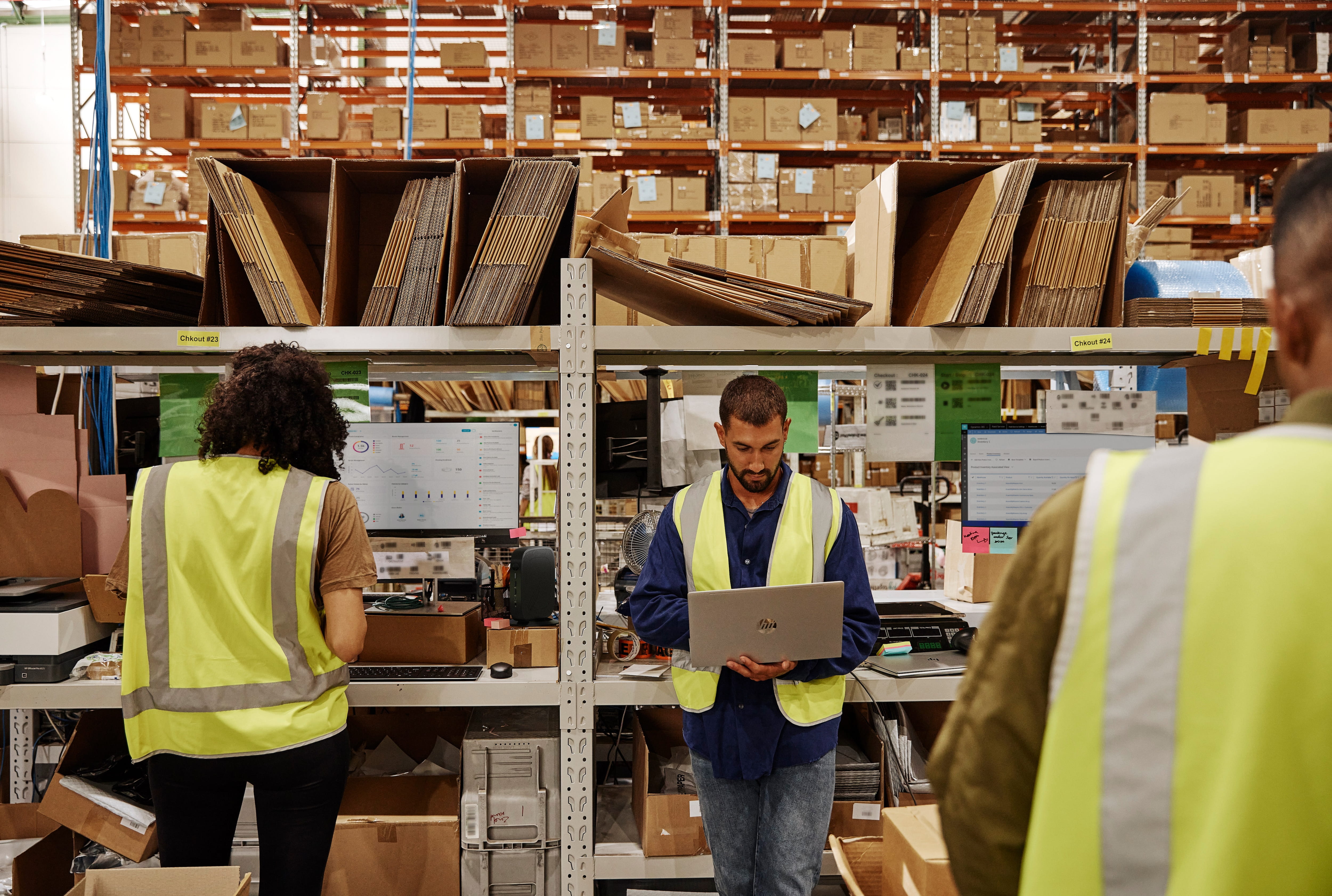 HP Elite Mobile Thin Client mt645 G7 - AMD Ryzen 3 5425U / 2.7 GHz - Windows 10 IoT Enterprise for Thin Clients 64-bit - Radeon Graphics - 8 GB RAM - 256 GB SSD NVMe - 35.56 cm (14")