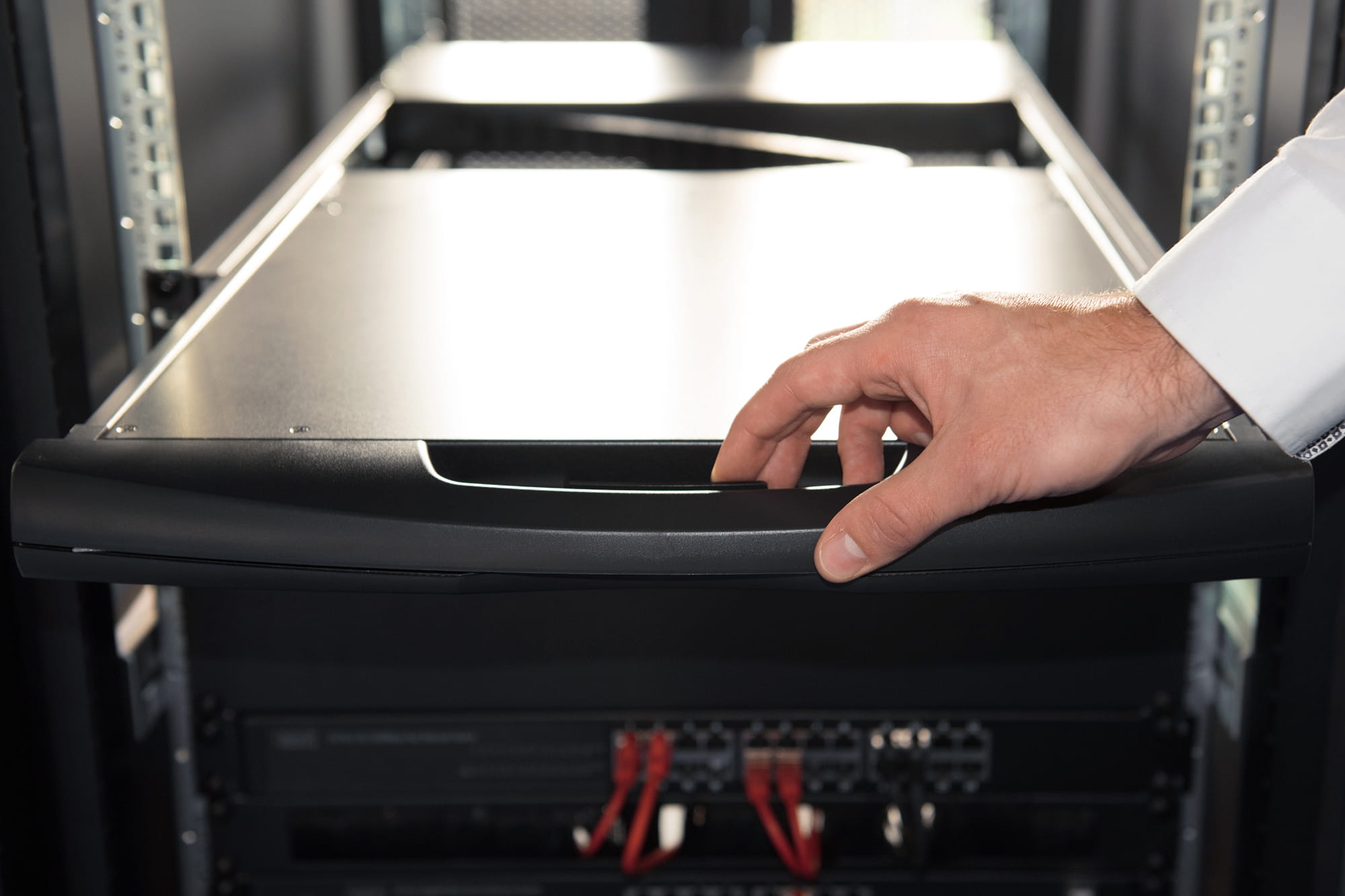 DIGITUS KVM-Konsole mit KVM-Switch - 8 Anschlüsse - Französisch - 43.2 cm (19")