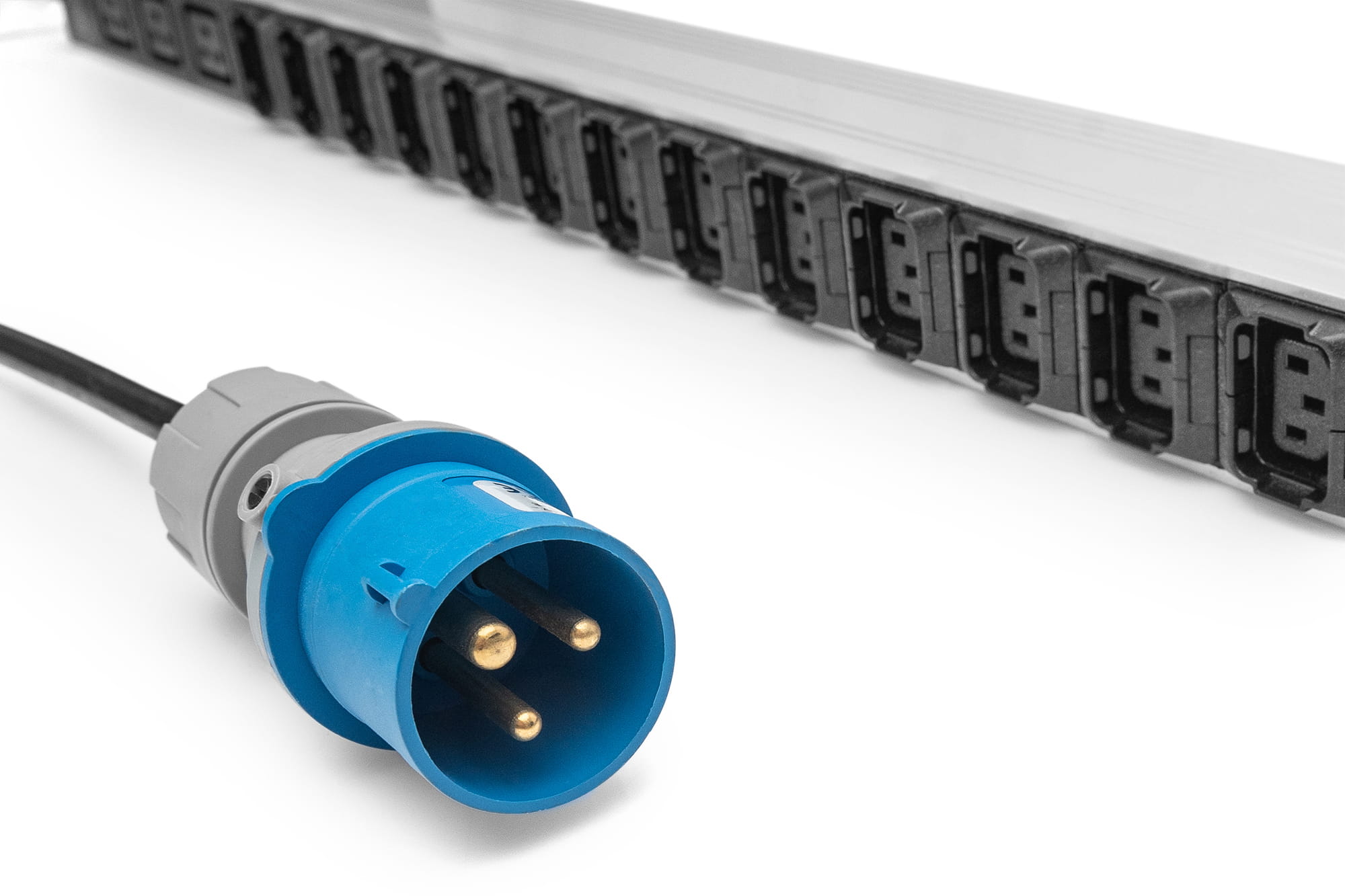DIGITUS Basis IT PDU, 1-phasig 16A, 24 x C13, 3 x C19, 3 m Zuleitung, IEC 60309 16 A Stecker