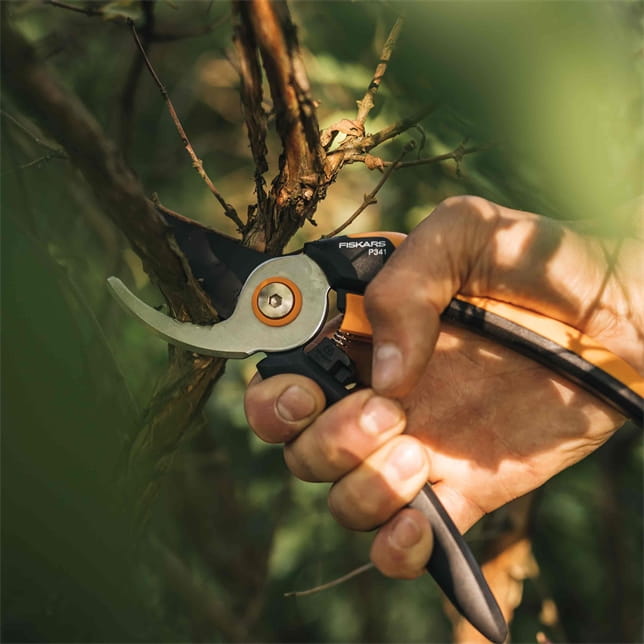 Fiskars Solid P341 - Gartenschere - FiberComp