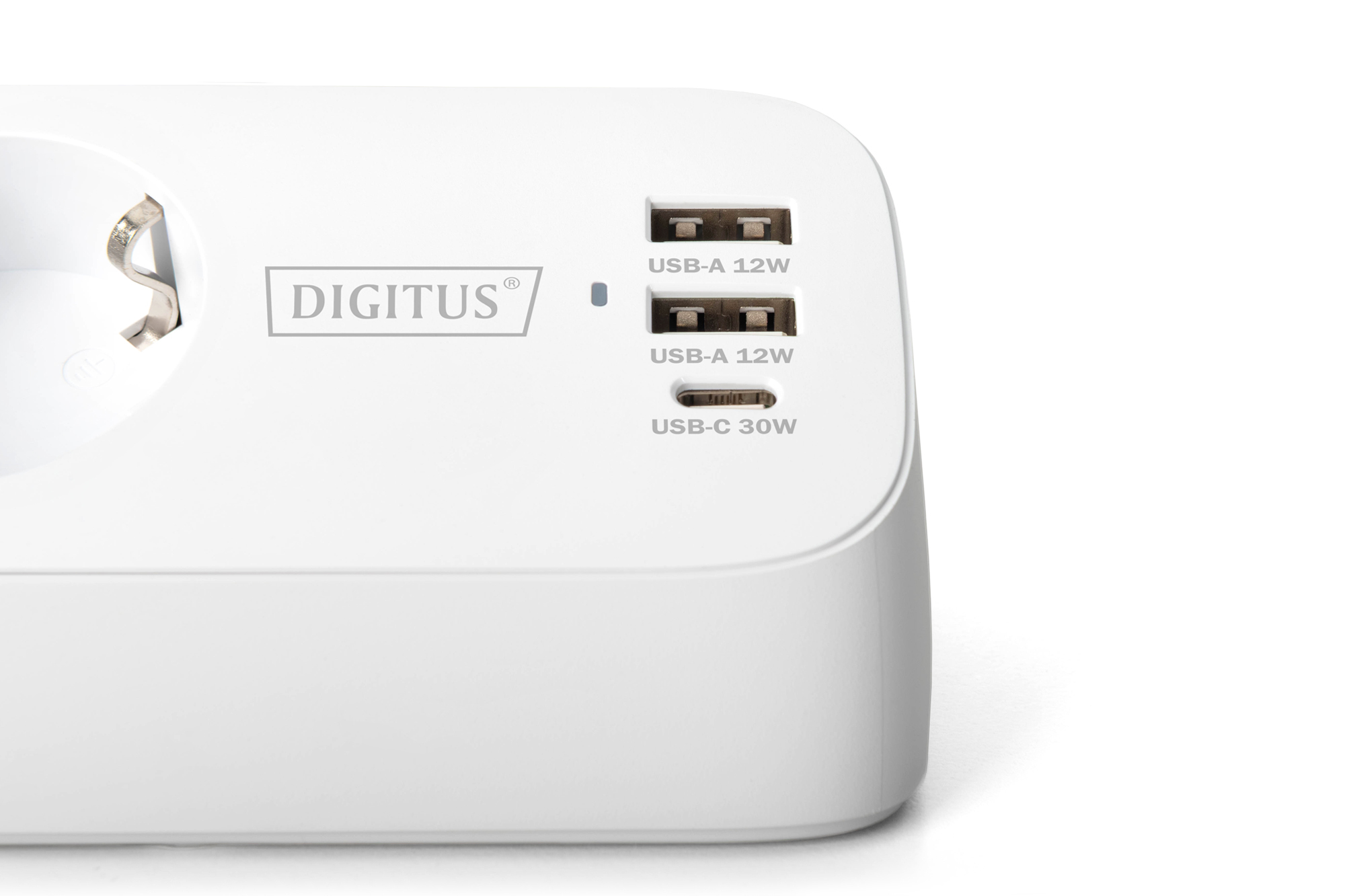 DIGITUS 3-fach Office-Steckdosenleiste mit 2x USB-A und 1x USB-C Anschlüssen, Weiß