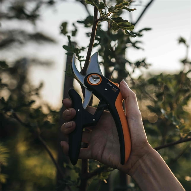 Fiskars Plus P721 - Gartenschere - Aluminium