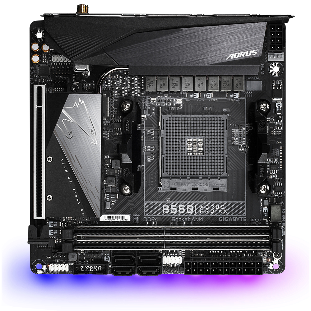 Gigabyte B550I AORUS PRO AX - 1.0 - Motherboard - Mini-ITX - Socket AM4 - AMD B550 Chipsatz - USB-C Gen2, USB 3.2 Gen 1, USB 3.2 Gen 2 - 2.5 Gigabit LAN, Bluetooth, Wi-Fi - Onboard-Grafik (CPU erforderlich)