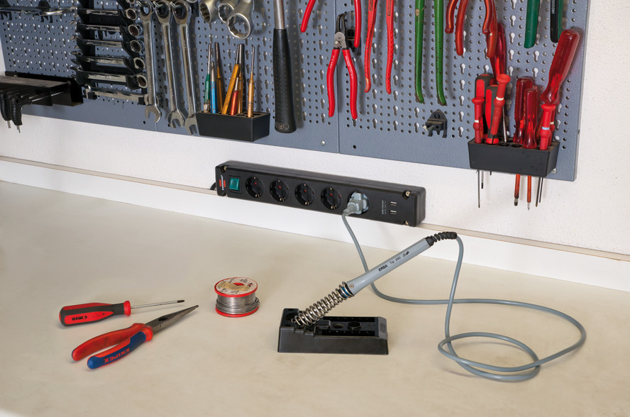 Brennenstuhl Bremounta - Steckdosenleiste - Ausgangsanschlüsse: 5 (2 x USB, 5 x Strom Typ F)