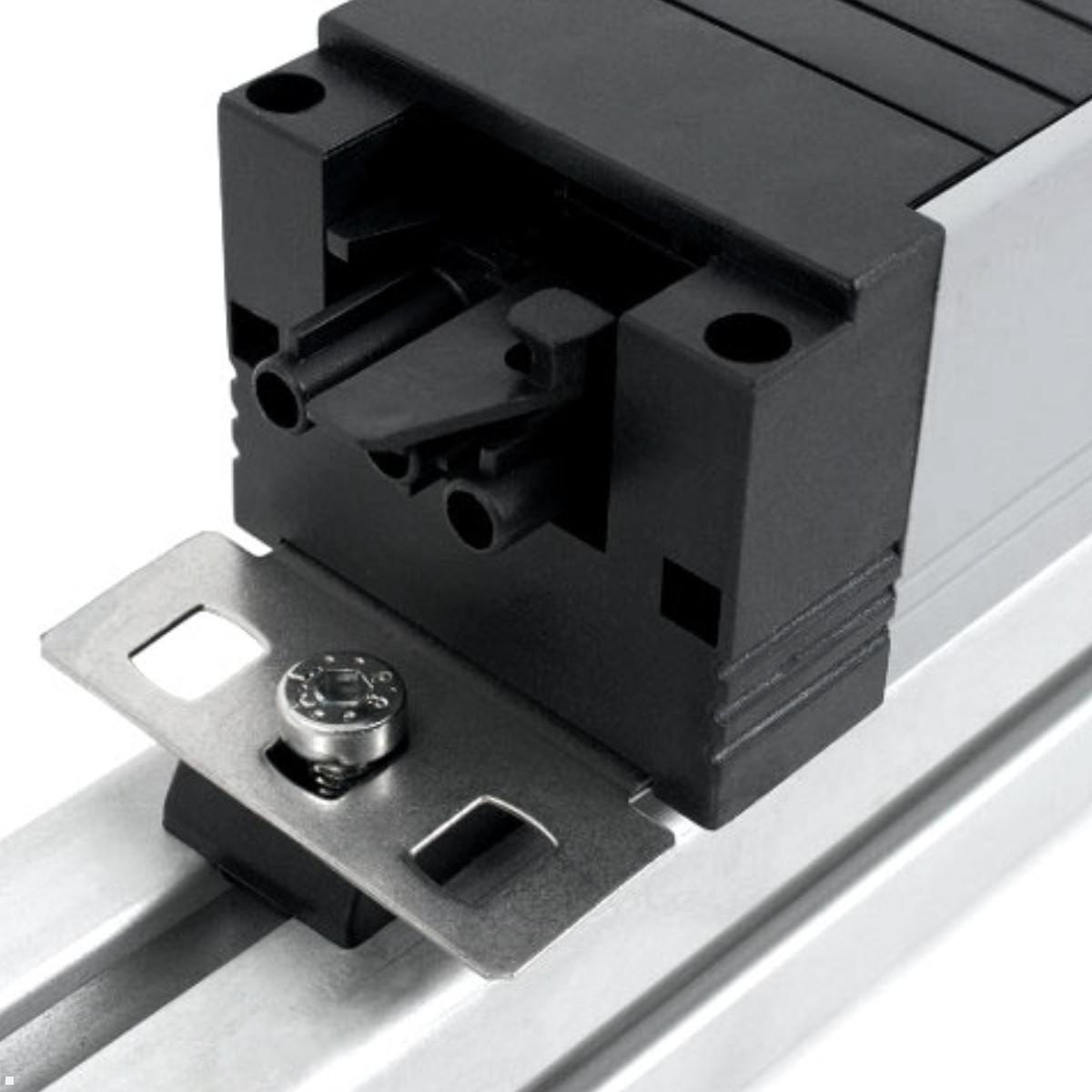 Bachmann STEP ALU - Steckdosenleiste - Wechselstrom 250 V - Eingabe, Eingang GST18i3 - Ausgangsanschlüsse: 4 (GST18i3, 3 x Stecker CEE 7/3)