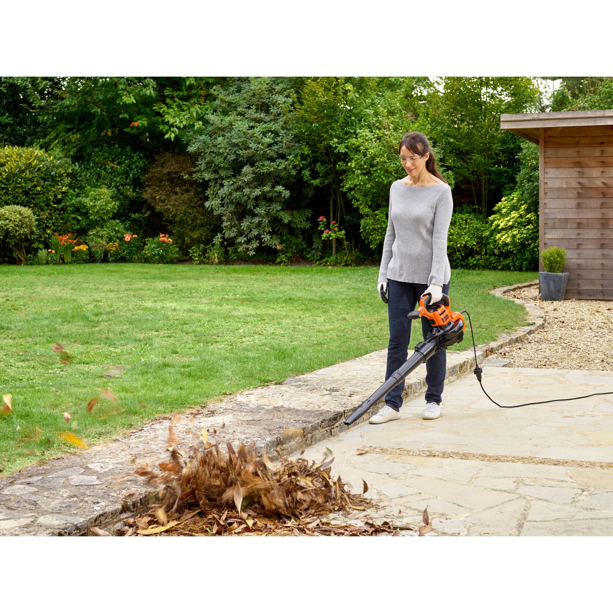 Black & Decker BEBLV301-QS, Rucksack-Gebläse, 206 km/h, 404 km/h, 268 m³/h, 72 l, Schwarz, Orange