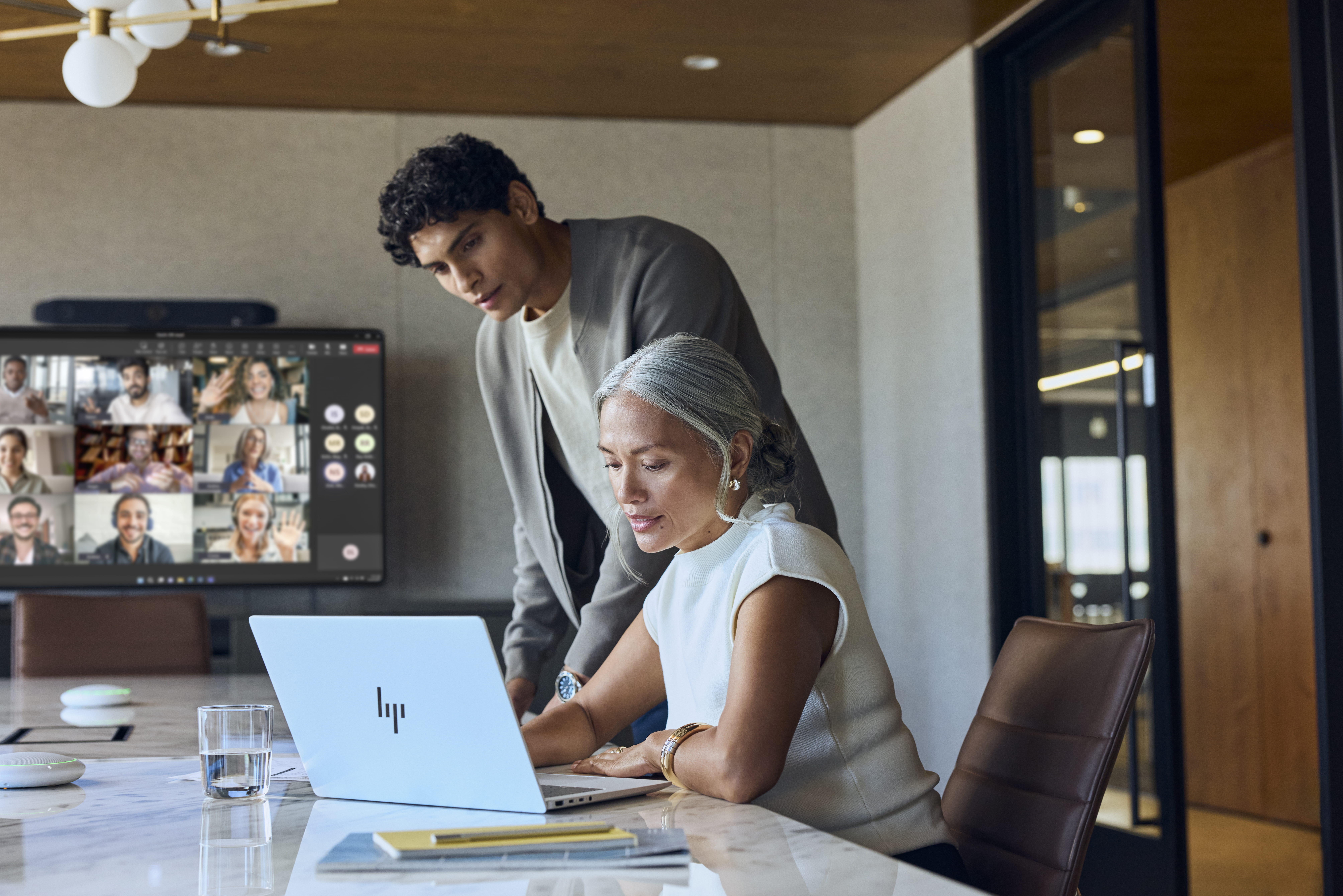 HP EliteBook X G2i Notebook Next Gen AI - Intel Core Ultra 7 356H - Win 11 Pro - Intel Graphics - 32 GB RAM - 1 TB SSD NVMe - 35.6 cm (14")