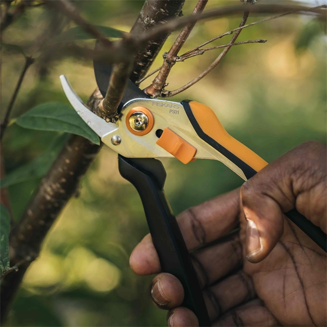 Fiskars Solid P331 - Gartenschere - Stahl