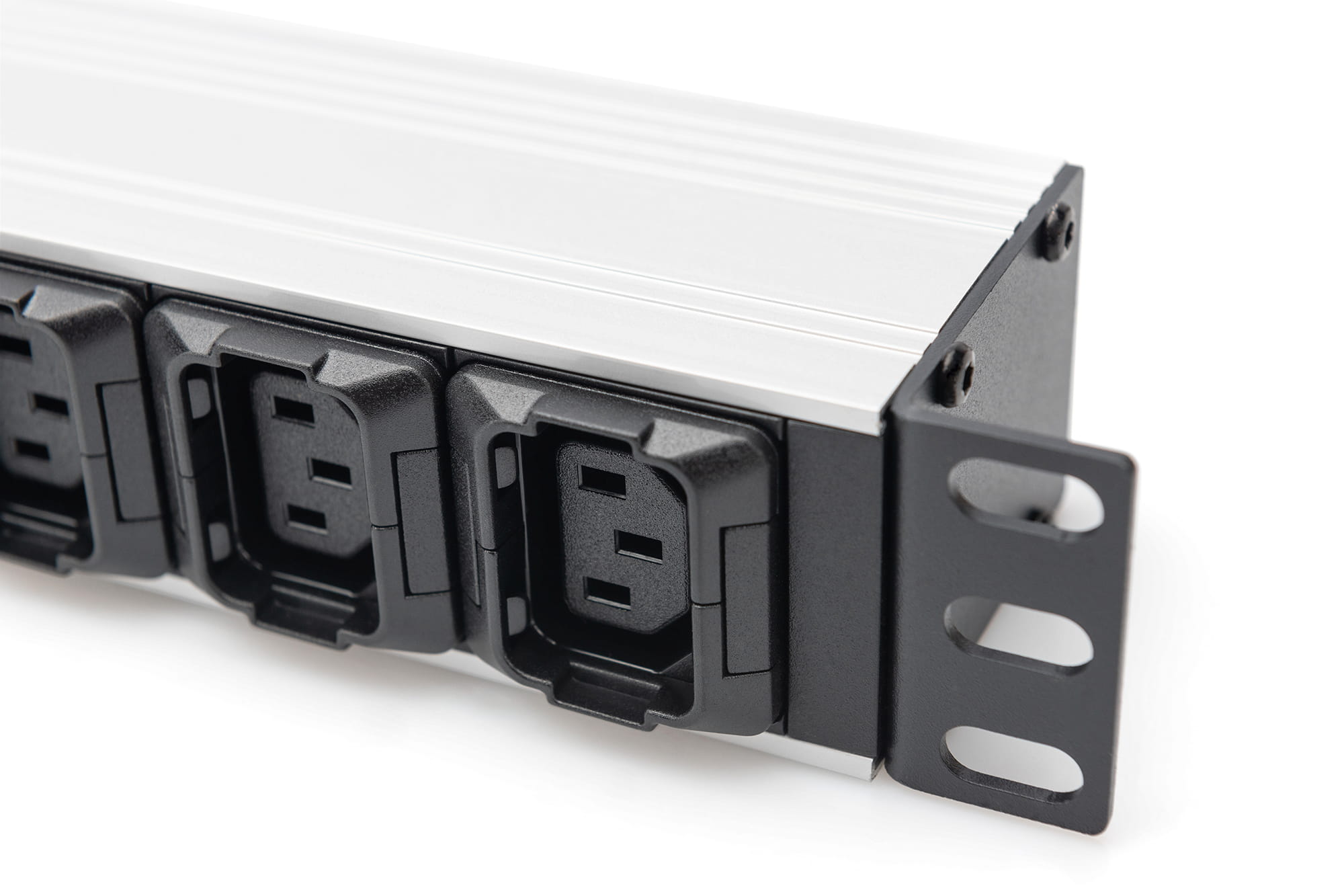 DIGITUS Steckdosenleiste mit Aluminiumprofil, 10-fach, 2 m Zuleitung, IEC C20 Stecker