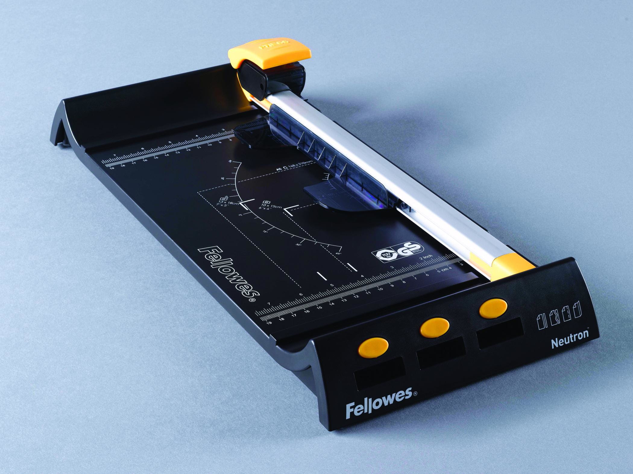 Fellowes Neutron A4 - Trimmer - 320 mm - Papier