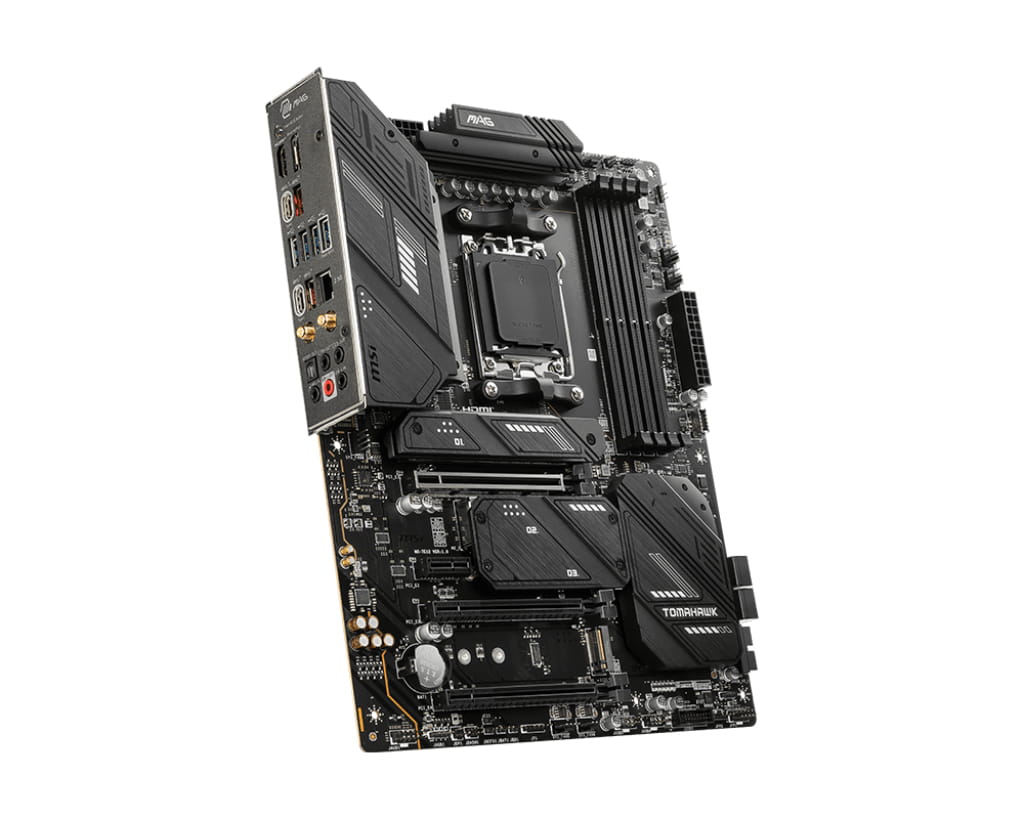 MSI MAG X670E TOMAHAWK WIFI - Motherboard - ATX - Socket AM5 - AMD X670E Chipsatz - USB 3.2 Gen 1, USB 3.2 Gen 2, USB-C Gen 2x2, USB-C 3.2 Gen2 - 2.5 Gigabit LAN, Wi-Fi 6, Bluetooth - Onboard-Grafik (CPU erforderlich)