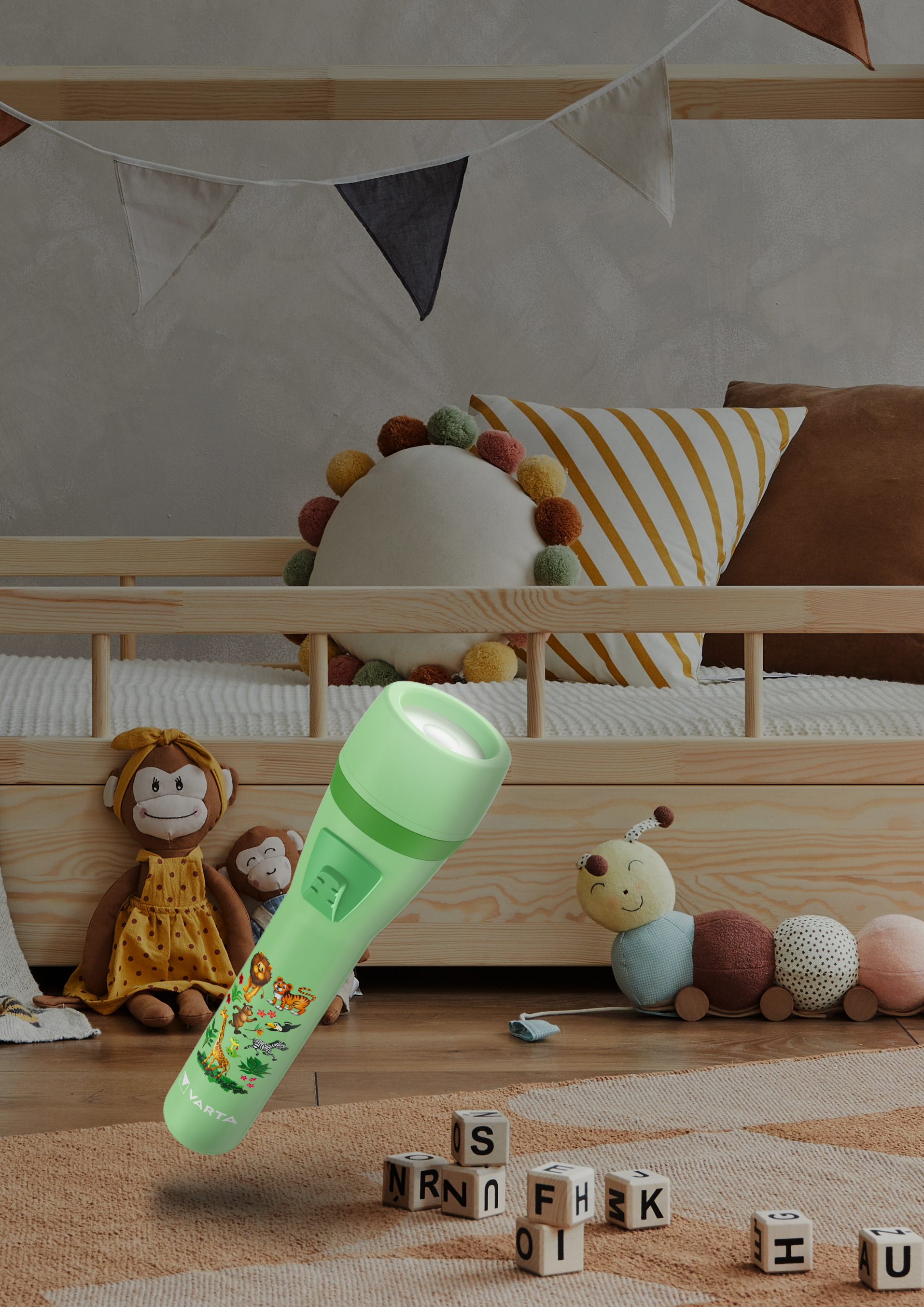 Varta Taschenlampe für Kinder inkl. 2x AA Batterien, Kids Leuchte, kleine Kindertaschenlampe Dschungel Design mit Tieren, Taschenleuchte, grün, Taschenlampe, Hellgrün, Acrylnitril-Butadien-Styrol (ABS), Polycarbonat (PC), Thermoplast, 1 m, 4 m, AA