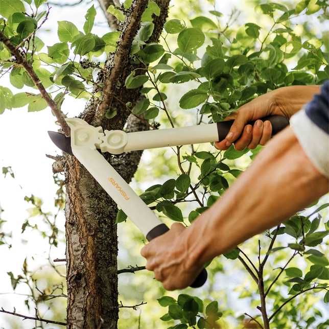 Fiskars L32 - Astschere - FiberComp - weiß
