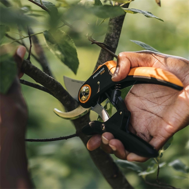 Fiskars Plus P721 - Gartenschere - Aluminium