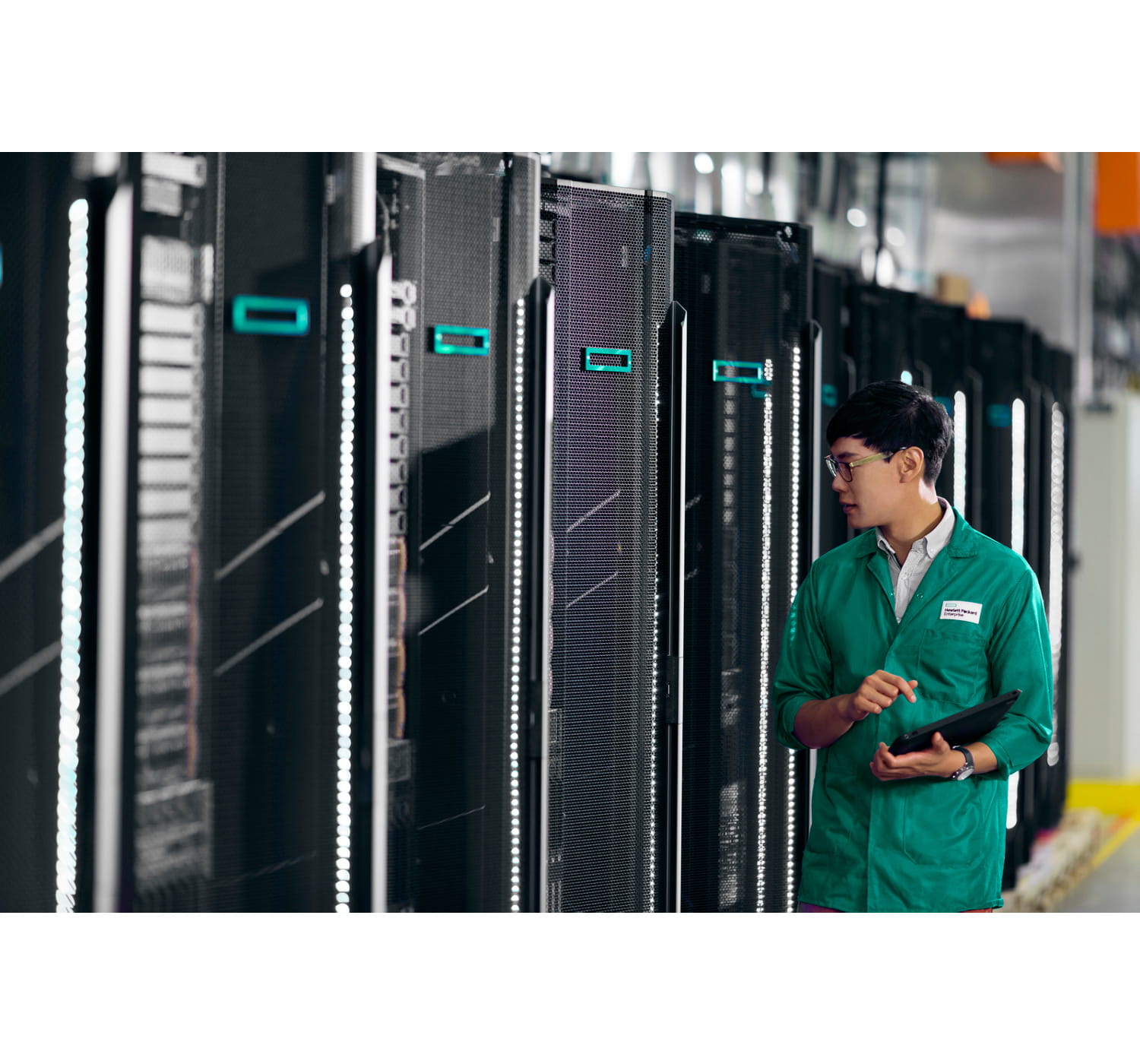 HPE 8SFF to Retimer/-P Controller Cable Kit