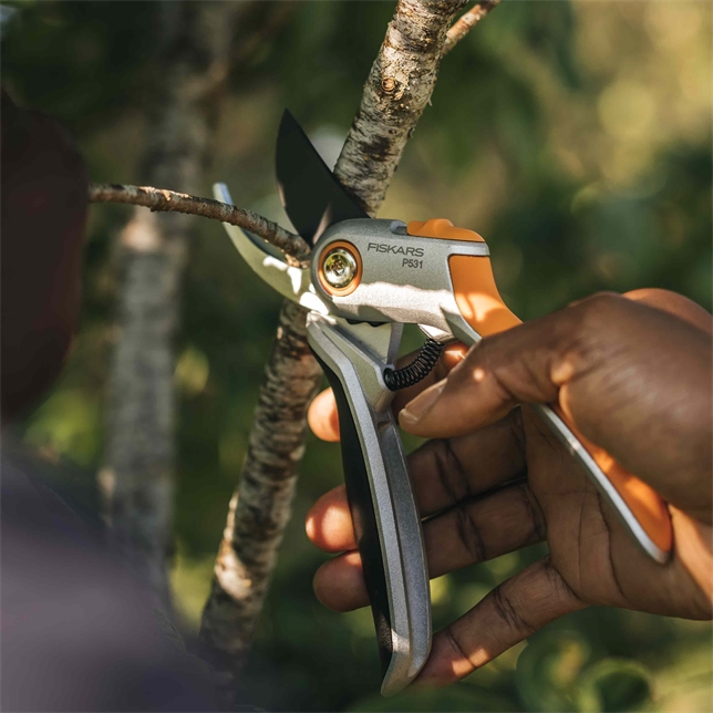 Fiskars Plus P531 - Gartenschere - Aluminium