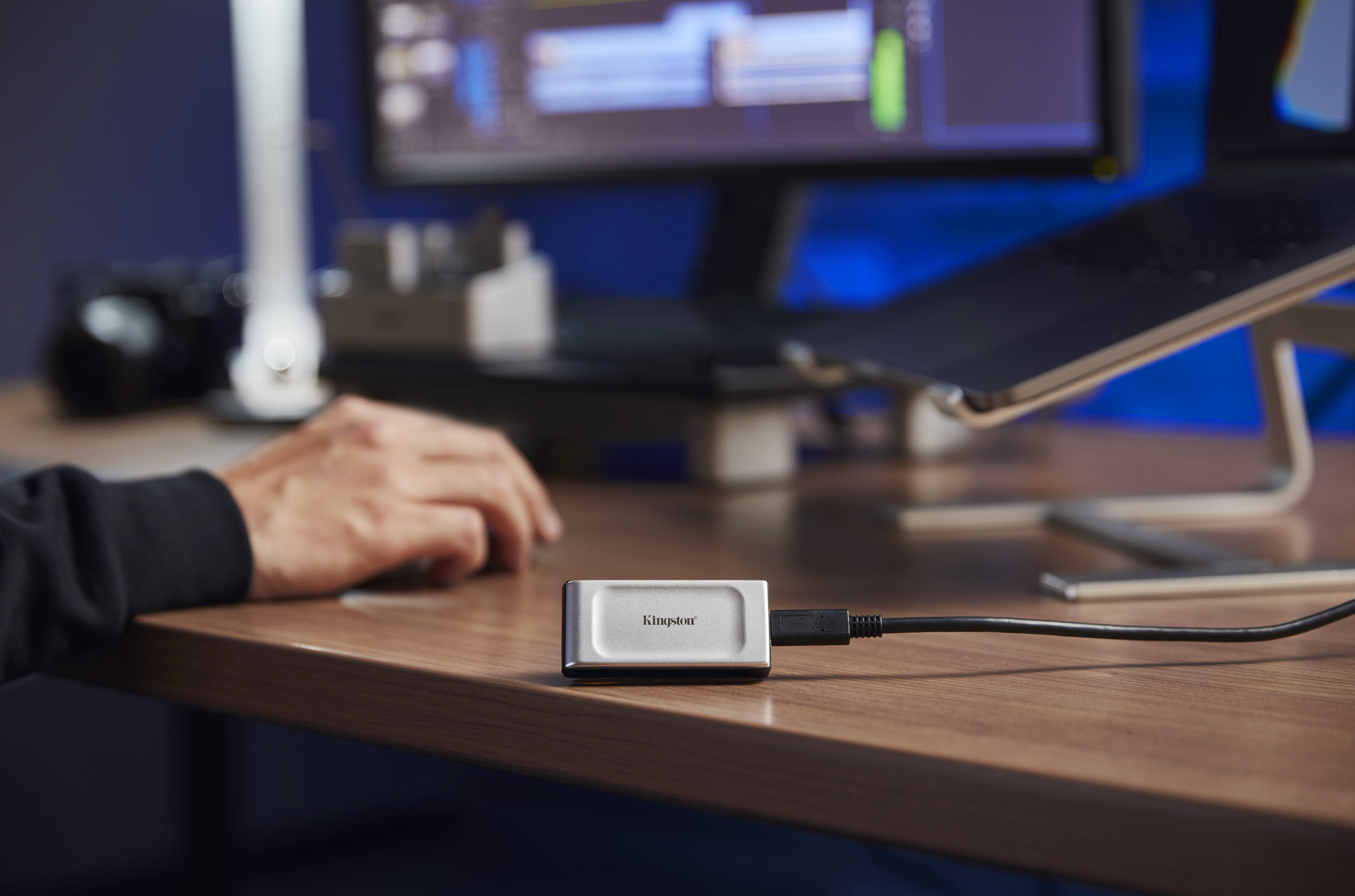 Kingston XS2000 - SSD - 1 TB - extern (tragbar) - USB 3.2 Gen 2x2 (USB-C Steckverbinder)