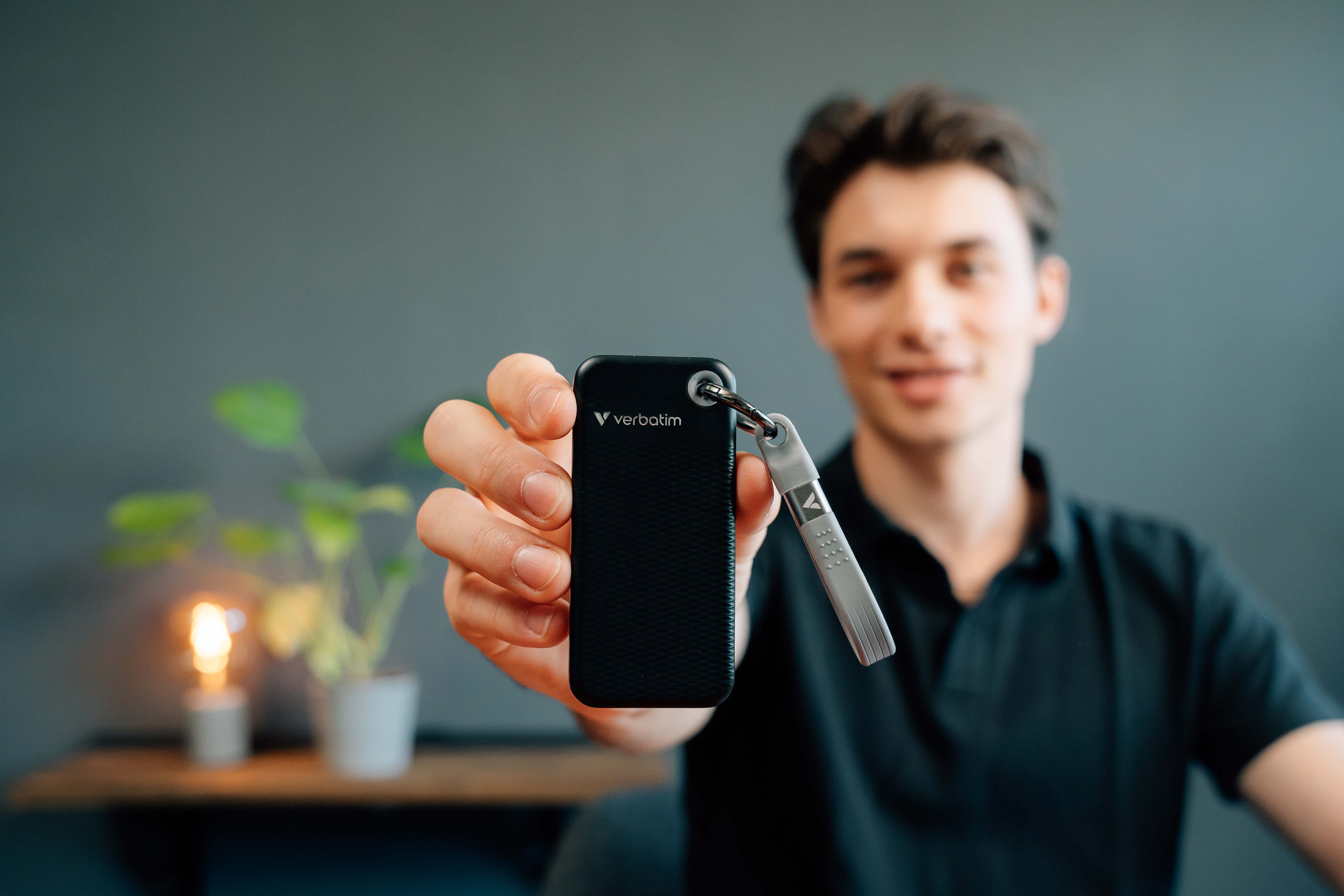 Verbatim Pocket - SSD - 2 TB - Schlüsselanhänger mit Kabelbefestigung - extern (tragbar)