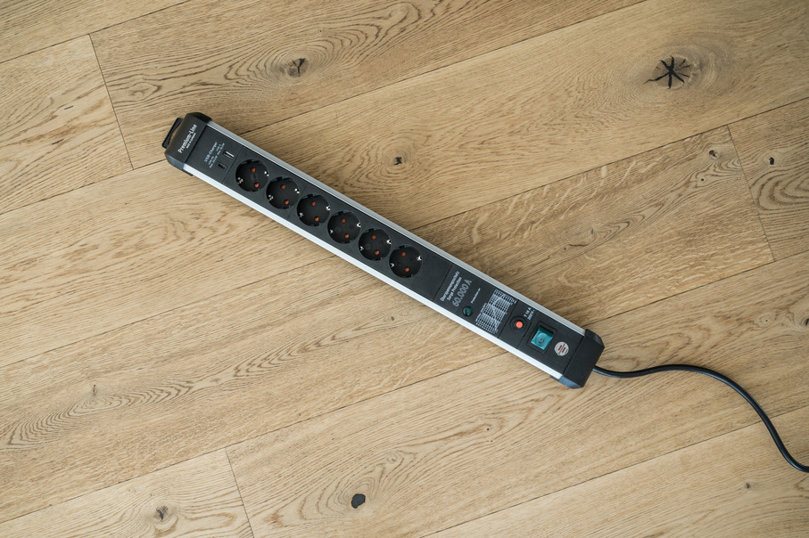 Brennenstuhl 1391010620, 3 m, Drinnen, Abgewinkelt, IP20, Aluminium, Schwarz, Silber