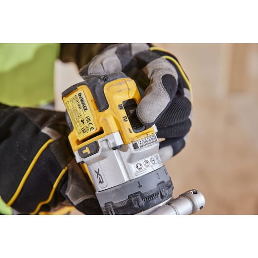 DEWALT DCD1007NT-XJ, Handbohrmaschine, Ohne Schlüssel, Bürstenlos, Schwarz, Gelb, 1,3 cm, 2250 RPM