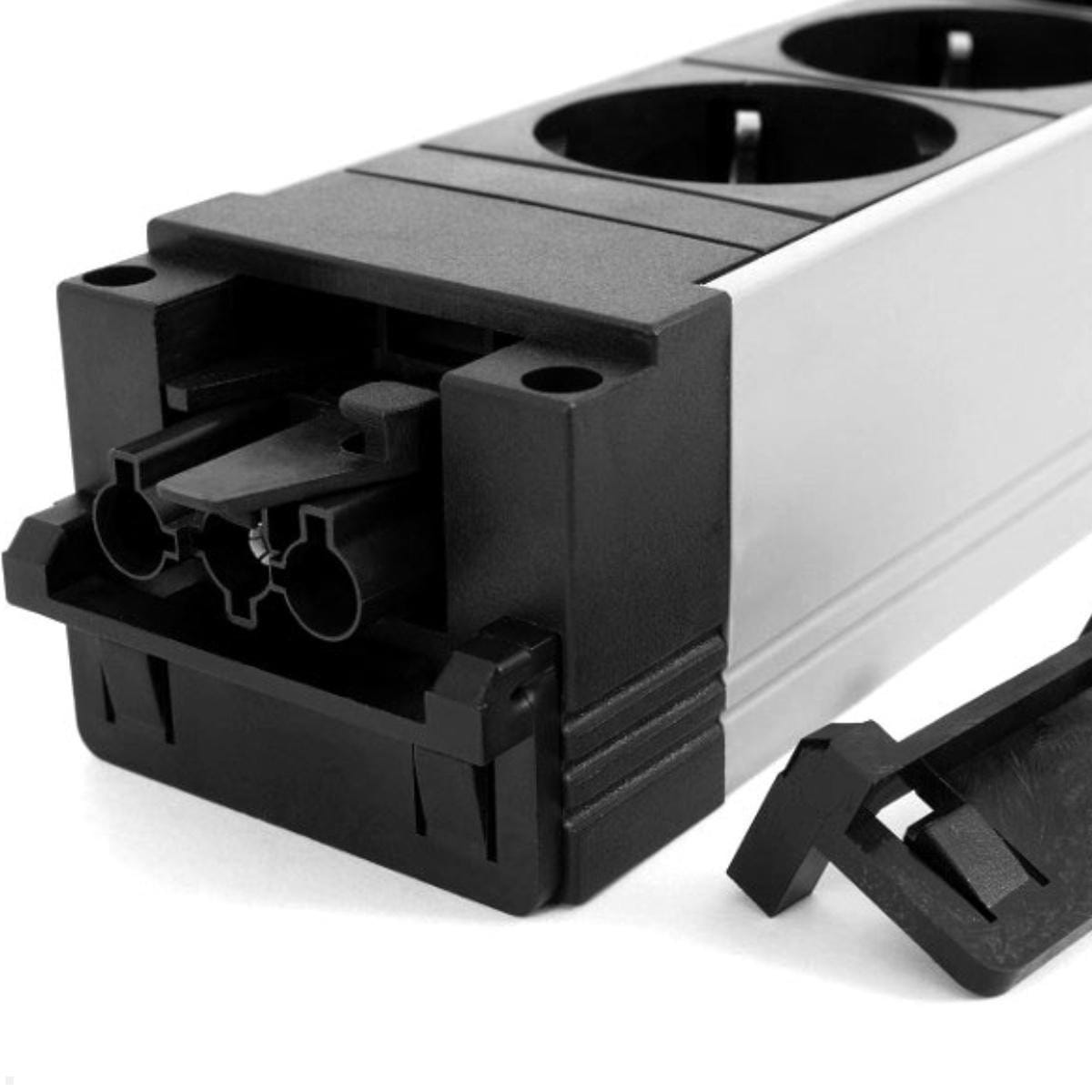 Bachmann STEP ALU - Steckdosenleiste - Wechselstrom 250 V - Eingabe, Eingang GST18i3 - Ausgangsanschlüsse: 4 (GST18i3, 3 x Stecker CEE 7/3)