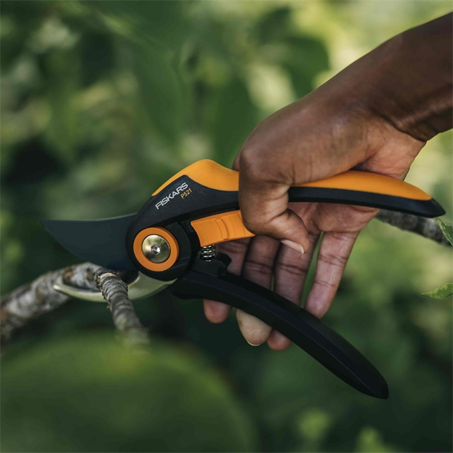 Fiskars Plus P521 - Gartenschere - FiberComp