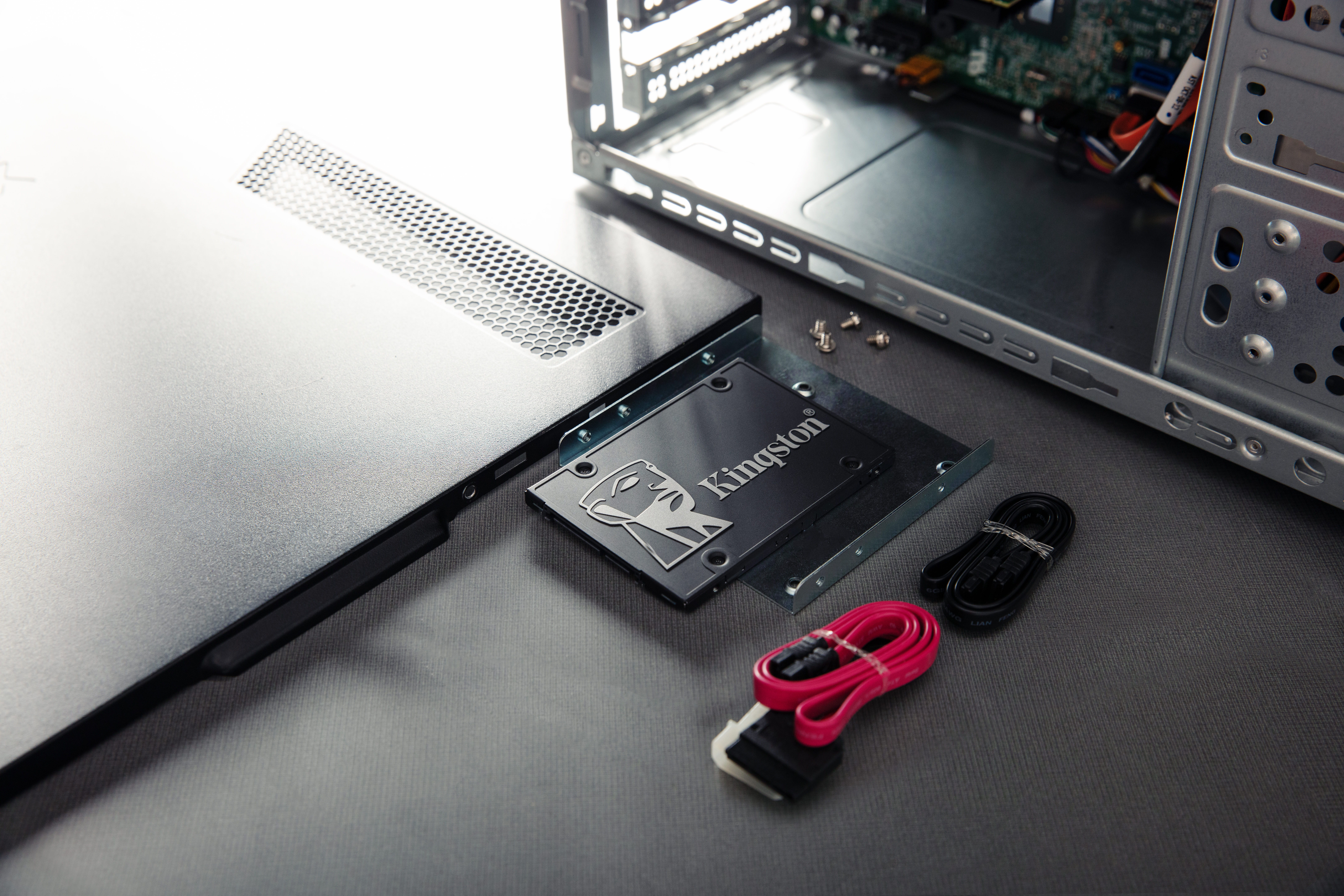 Kingston KC600 - SSD - verschlüsselt - 512 GB - intern - 2.5" (6.4 cm)