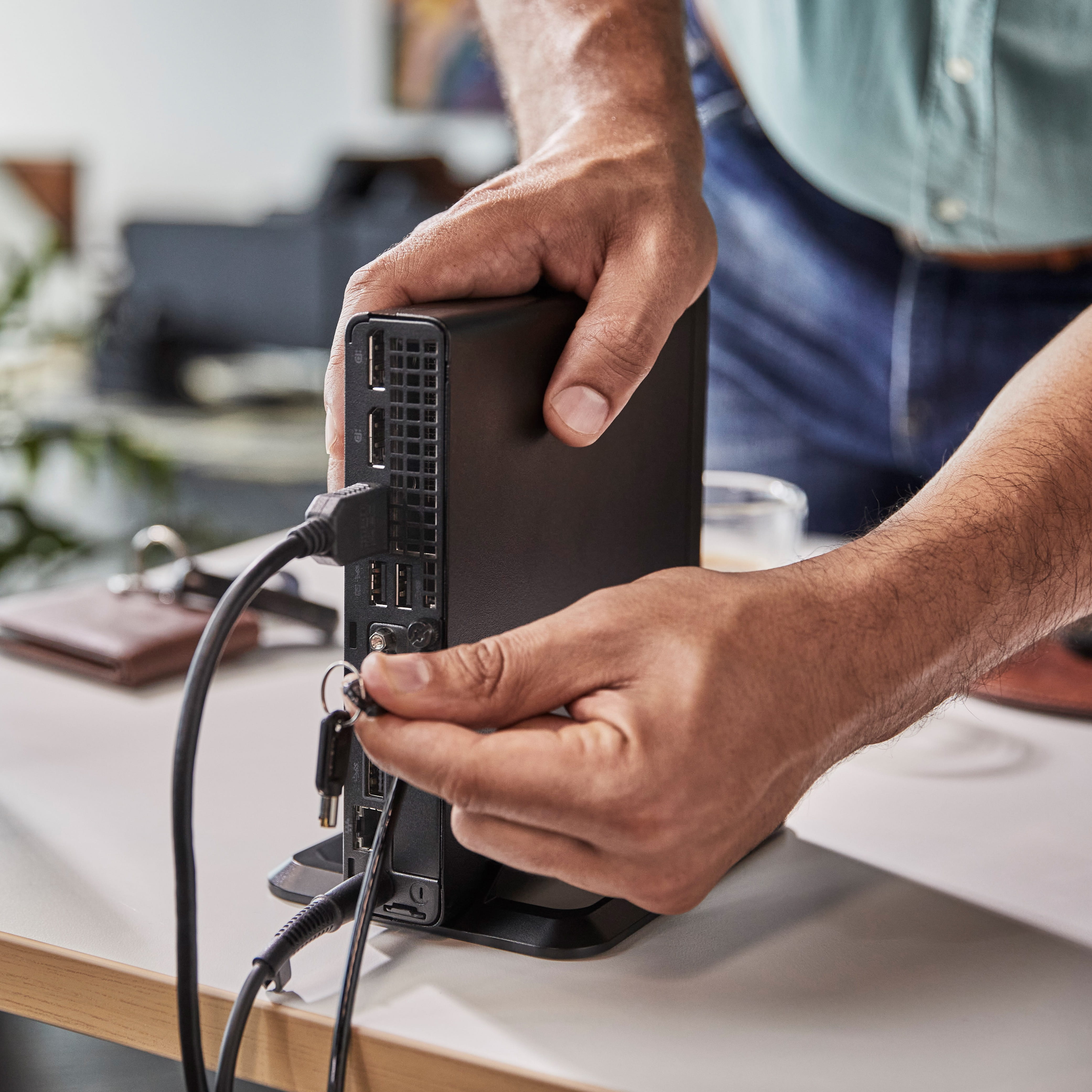 HP Elite 800 G9 - Mini - Core i9 i9-14900T - RAM 64 GB - SSD 1 TB - NVMe, TLC - UHD Graphics 770 - Bluetooth 5.2, Wi-Fi 6E - WLAN: Bluetooth 5.2, 802.11a/b/g/n/ac/ax (Wi-Fi 6E)