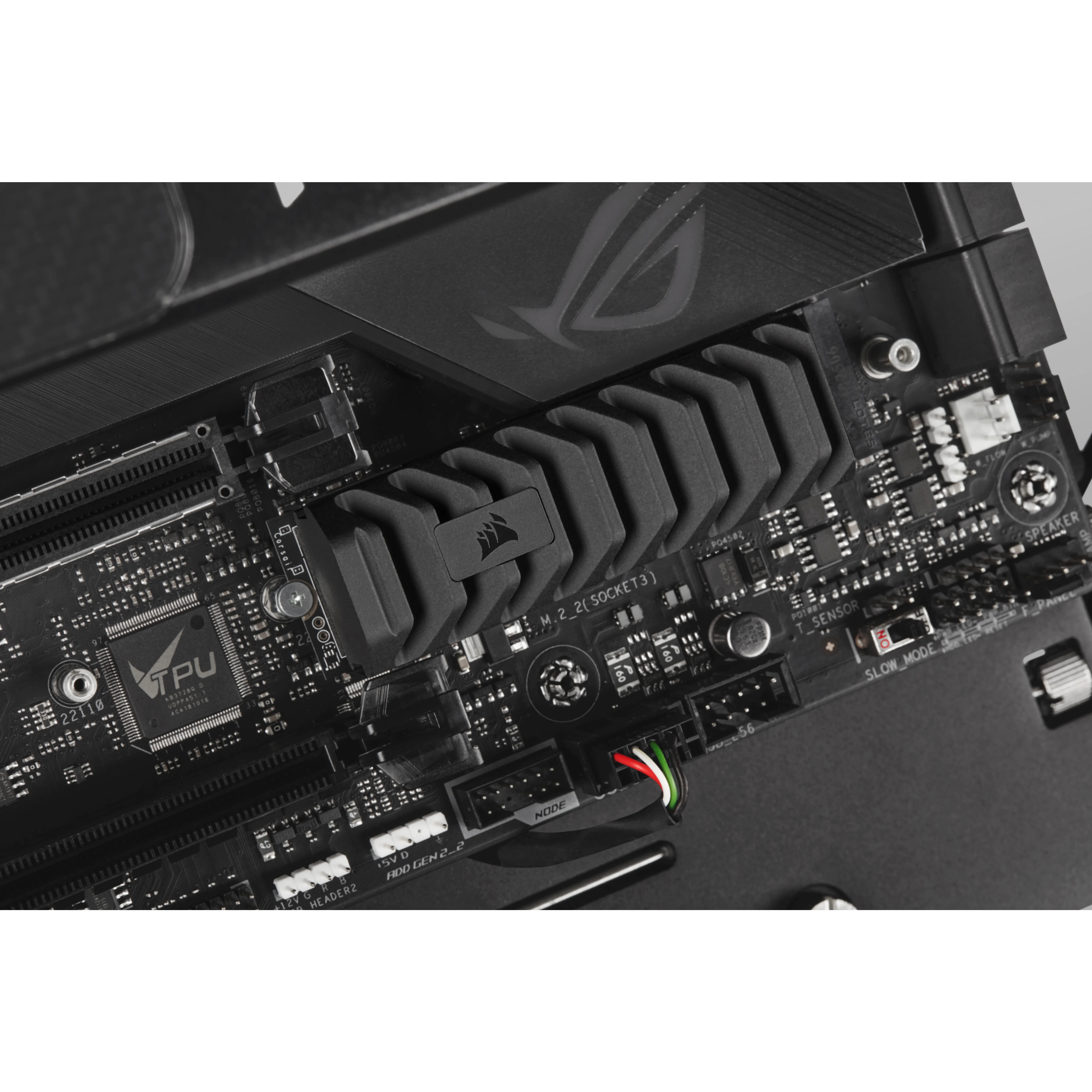 Corsair MP600 PRO XT - SSD - verschlüsselt - 4 TB - intern - M.2 2280 - PCIe 4.0 x4 (NVMe)
