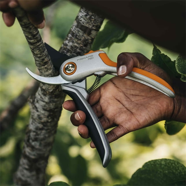 Fiskars Plus P531 - Gartenschere - Aluminium