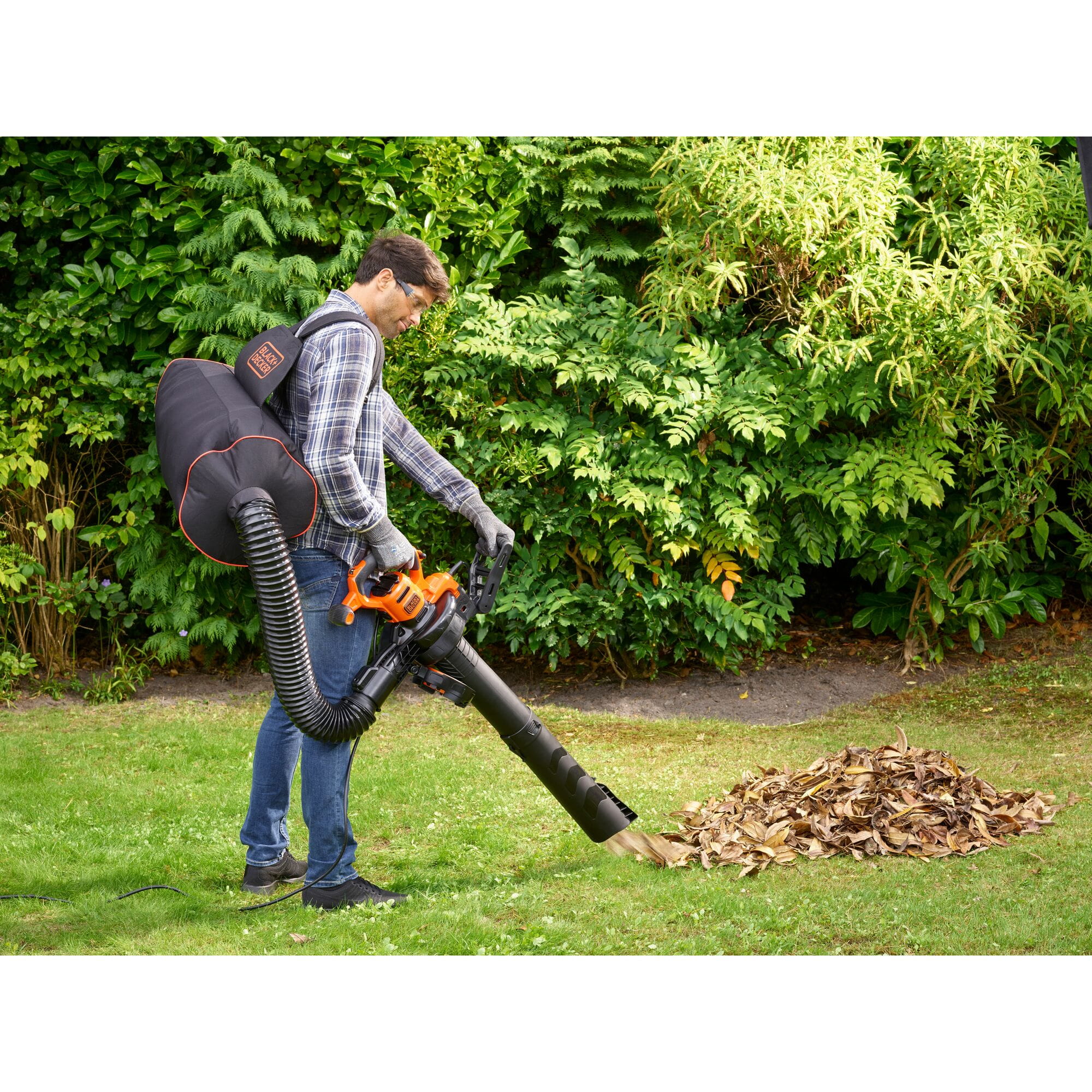 Black & Decker BEBLV301-QS, Rucksack-Gebläse, 206 km/h, 404 km/h, 268 m³/h, 72 l, Schwarz, Orange